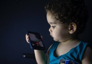 Cara Mengatur Layar Tetap Hidup saat Telepon di WhatsApp